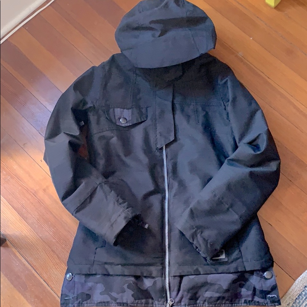 686 women’s small insulated Snowboard Jacket